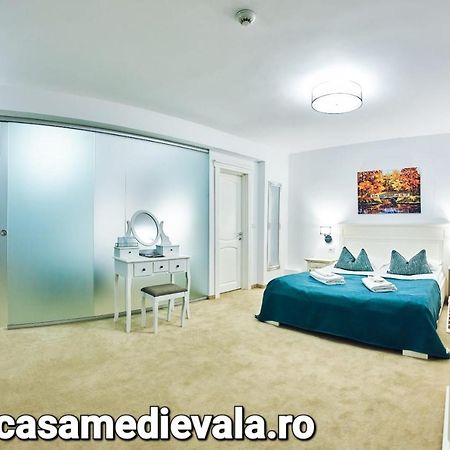 Boutique Hotel Casa Medievala คูร์ตา เด อาร์เจช ภายนอก รูปภาพ