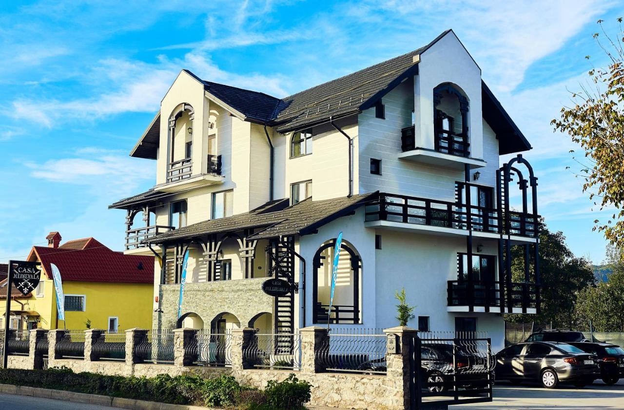 Boutique Hotel Casa Medievala คูร์ตา เด อาร์เจช ภายนอก รูปภาพ