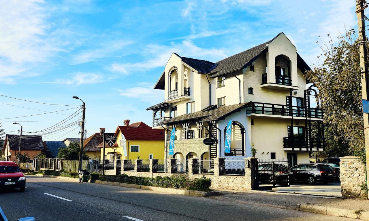 Boutique Hotel Casa Medievala คูร์ตา เด อาร์เจช ภายนอก รูปภาพ