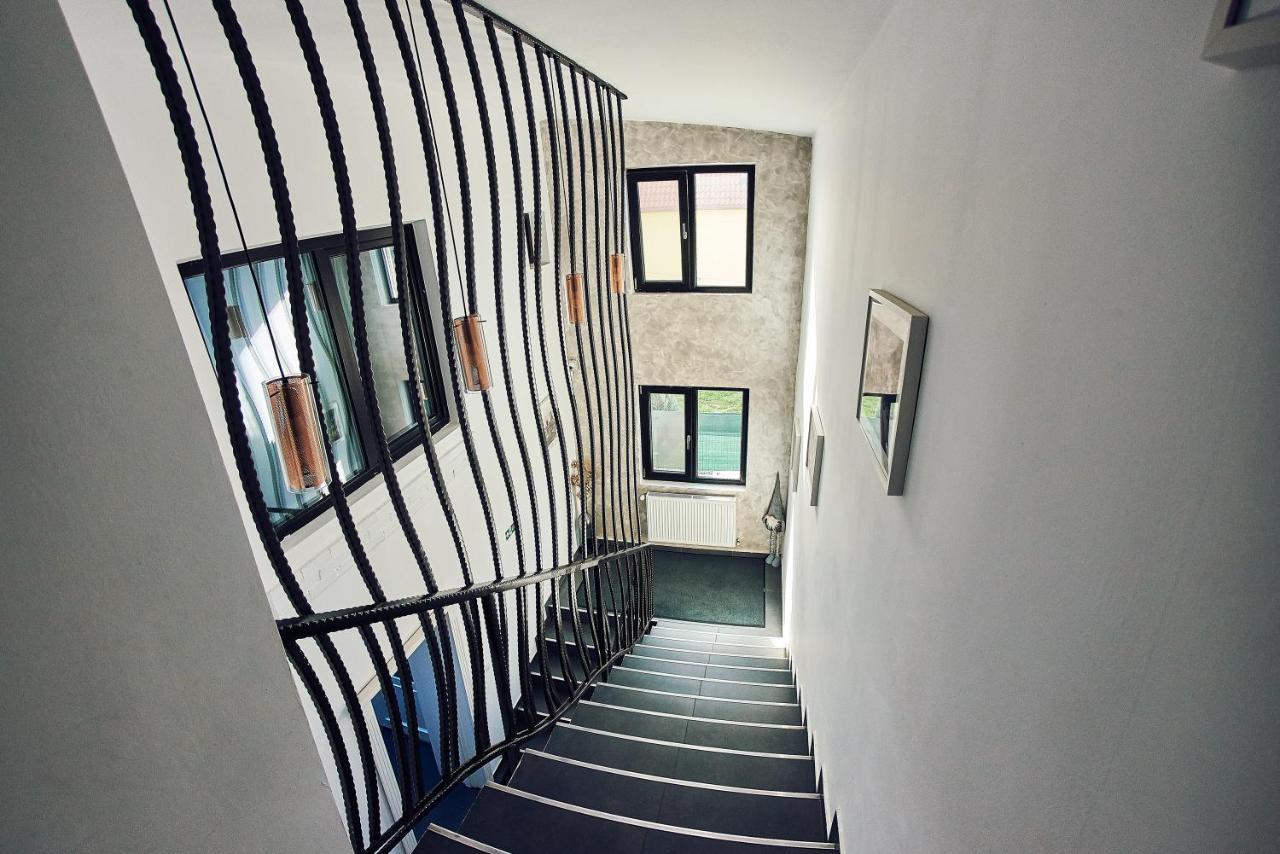 Boutique Hotel Casa Medievala คูร์ตา เด อาร์เจช ภายนอก รูปภาพ