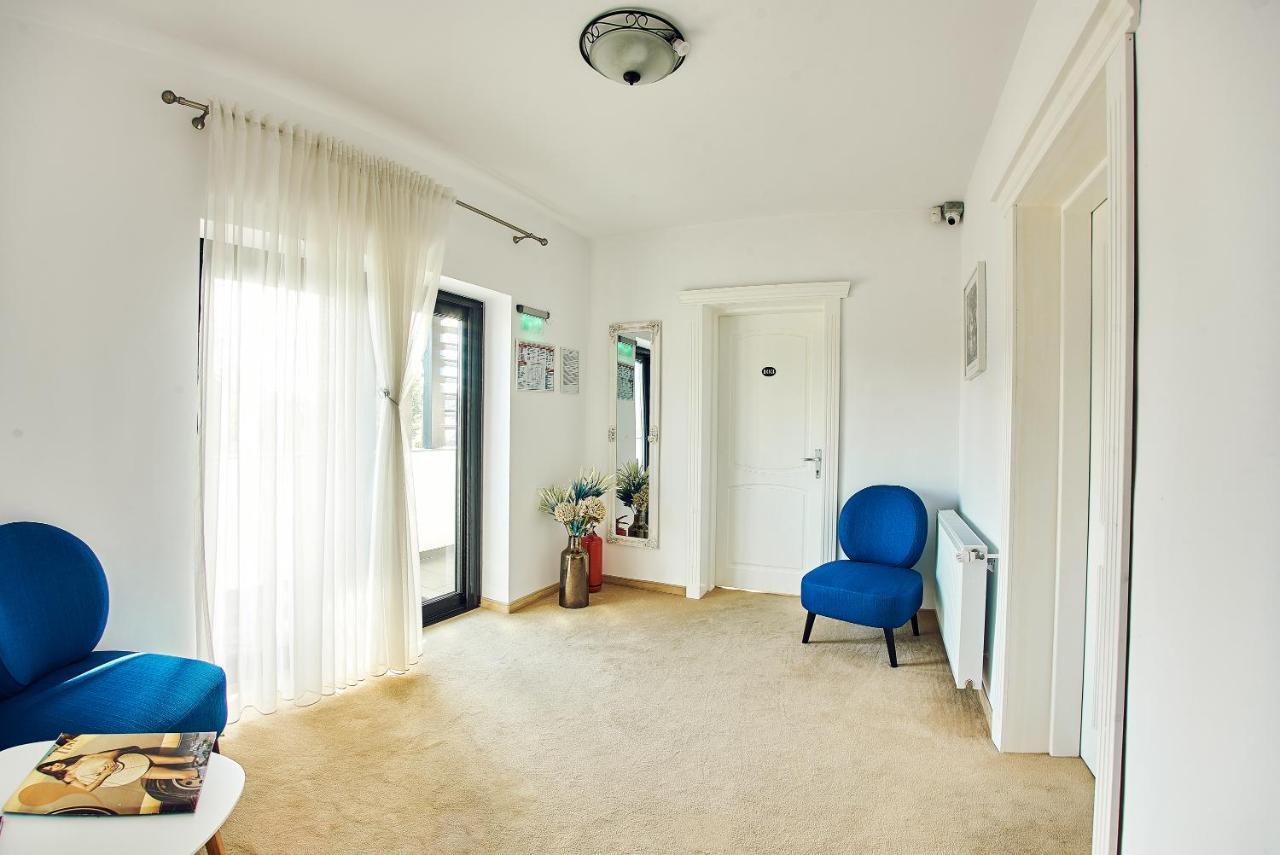Boutique Hotel Casa Medievala คูร์ตา เด อาร์เจช ภายนอก รูปภาพ
