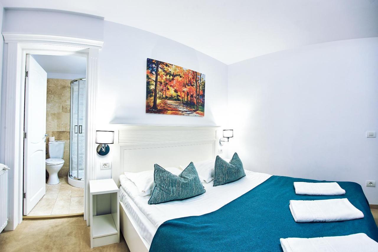 Boutique Hotel Casa Medievala คูร์ตา เด อาร์เจช ภายนอก รูปภาพ