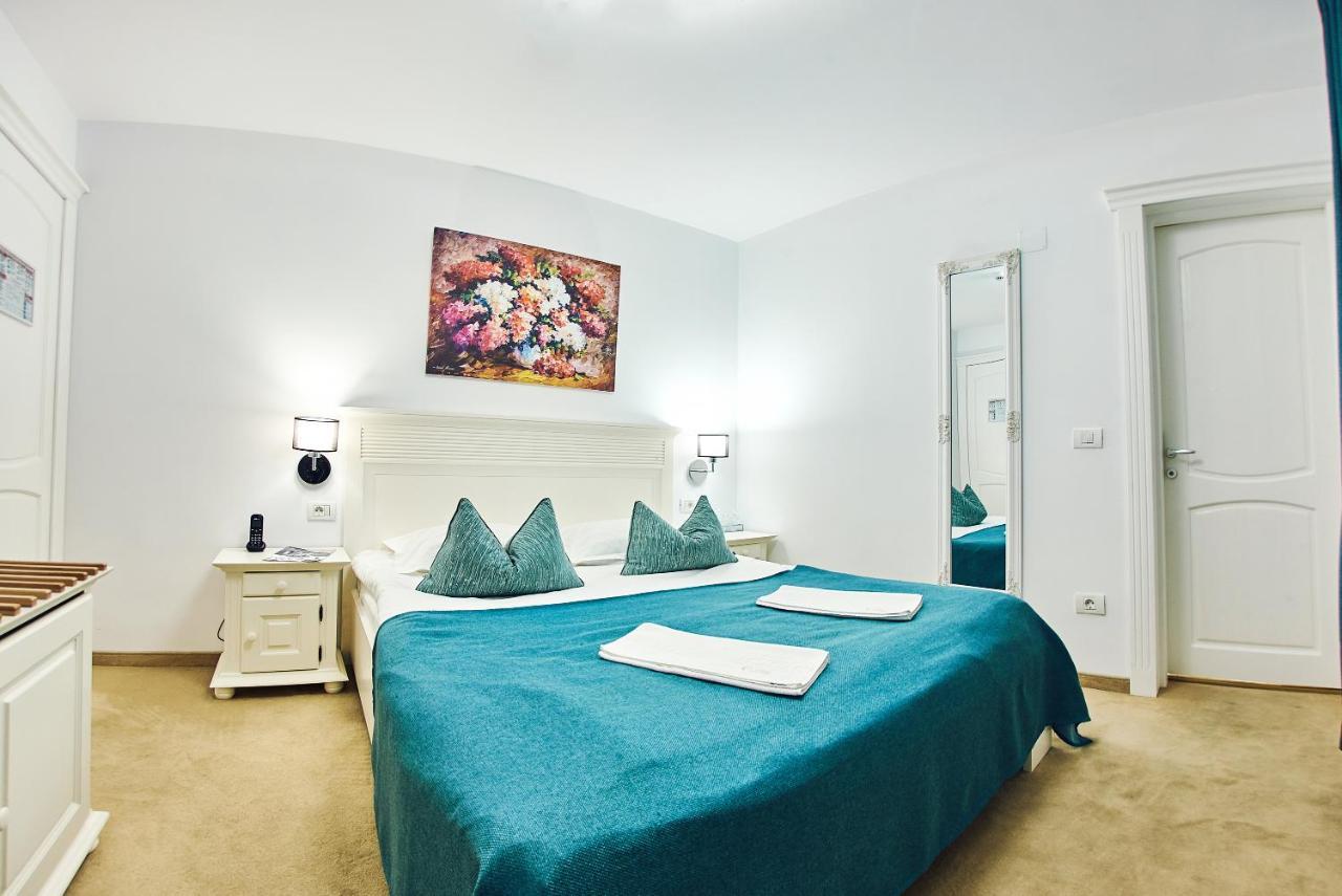 Boutique Hotel Casa Medievala คูร์ตา เด อาร์เจช ภายนอก รูปภาพ