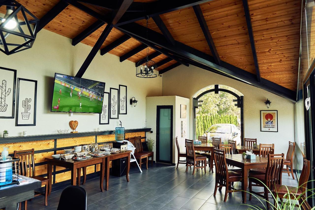 Boutique Hotel Casa Medievala คูร์ตา เด อาร์เจช ภายนอก รูปภาพ