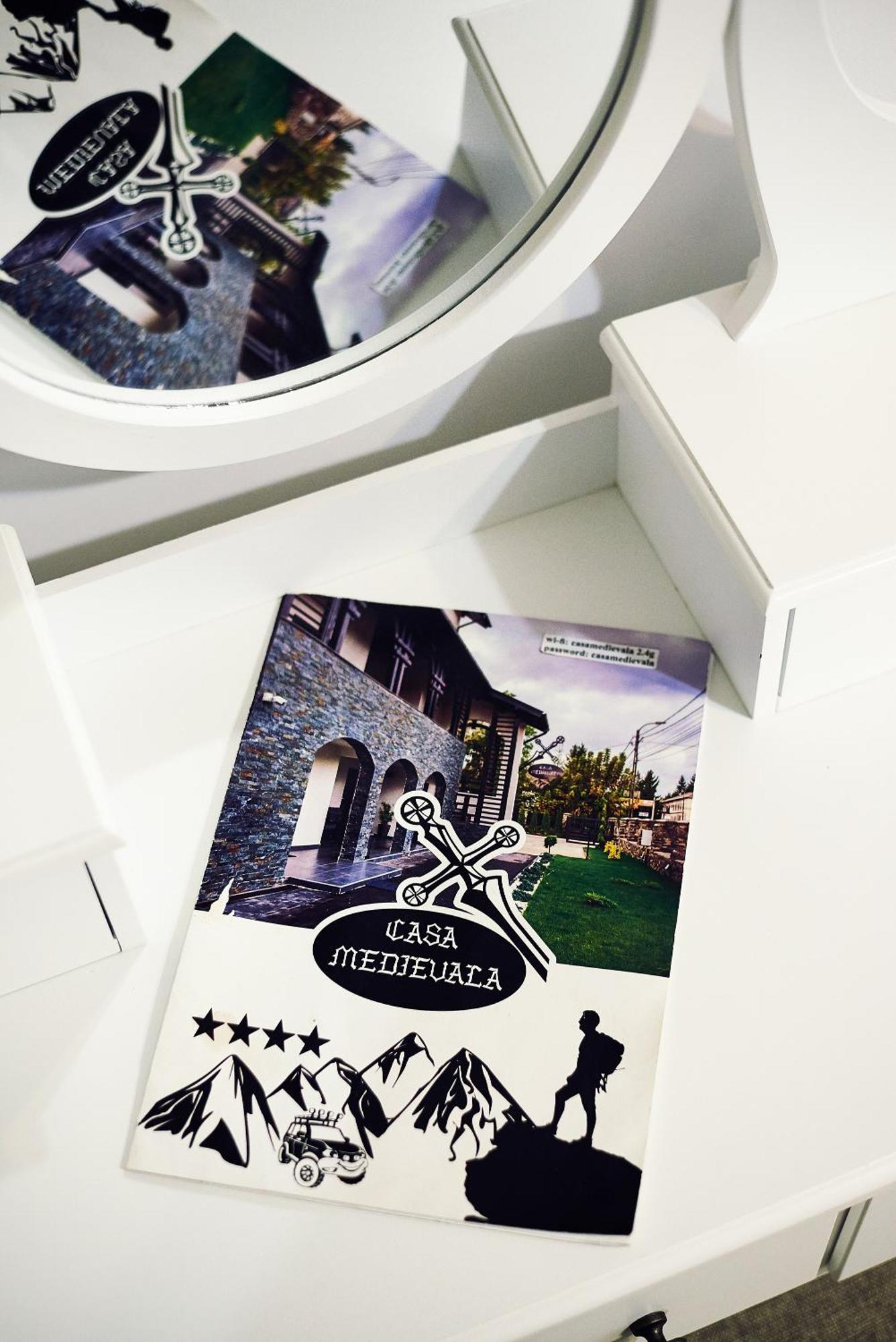 Boutique Hotel Casa Medievala คูร์ตา เด อาร์เจช ภายนอก รูปภาพ