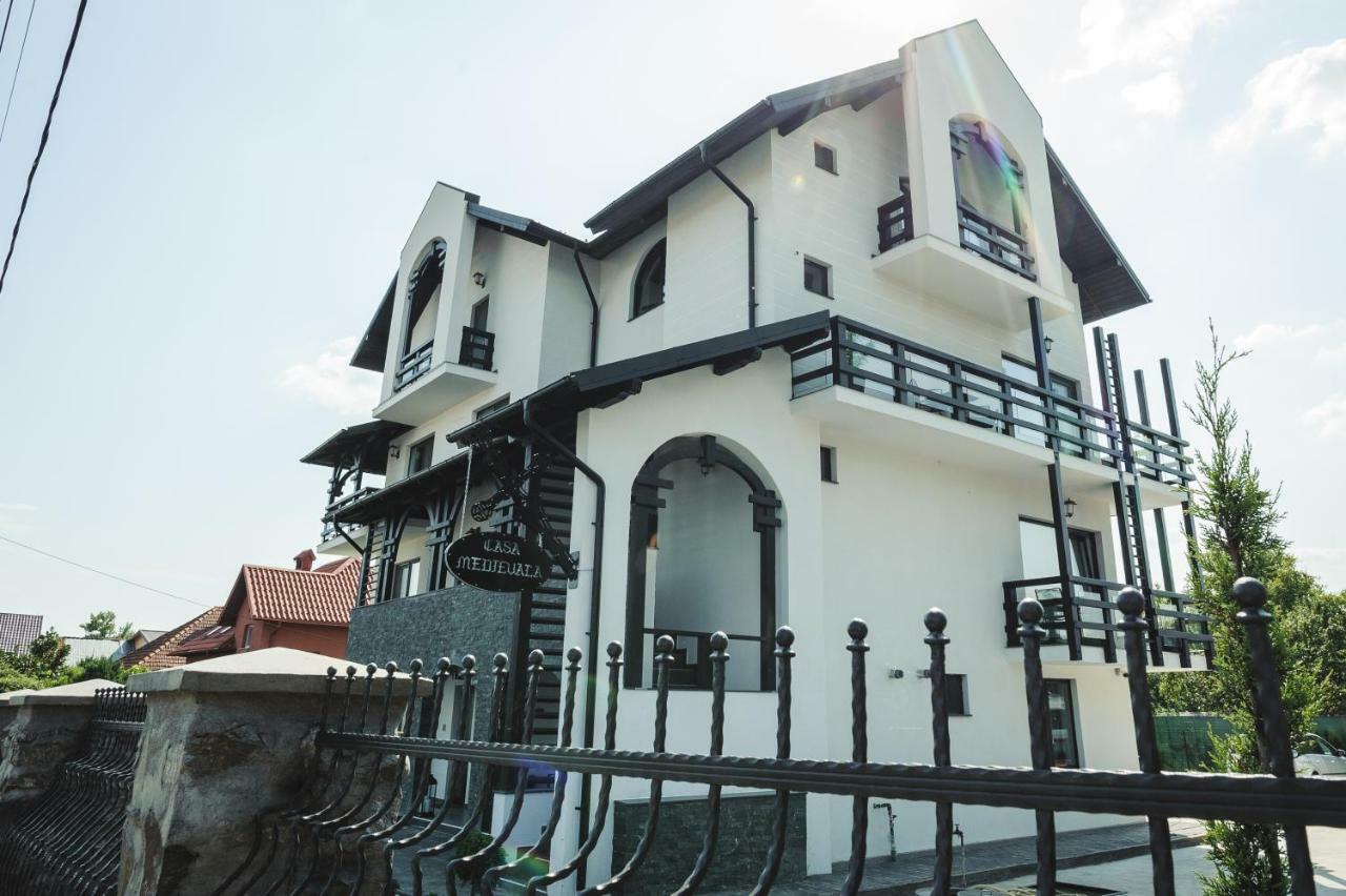 Boutique Hotel Casa Medievala คูร์ตา เด อาร์เจช ภายนอก รูปภาพ