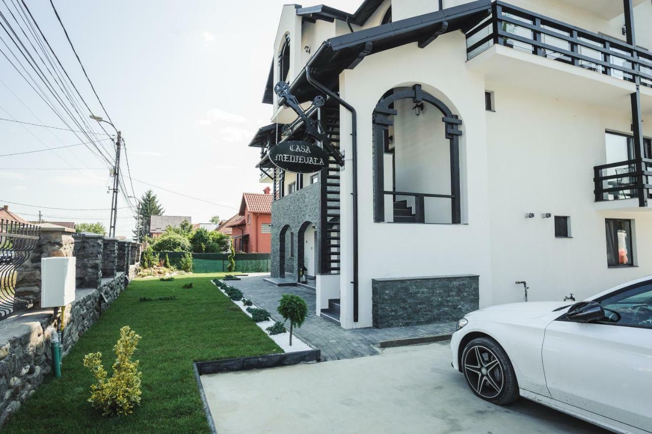 Boutique Hotel Casa Medievala คูร์ตา เด อาร์เจช ภายนอก รูปภาพ