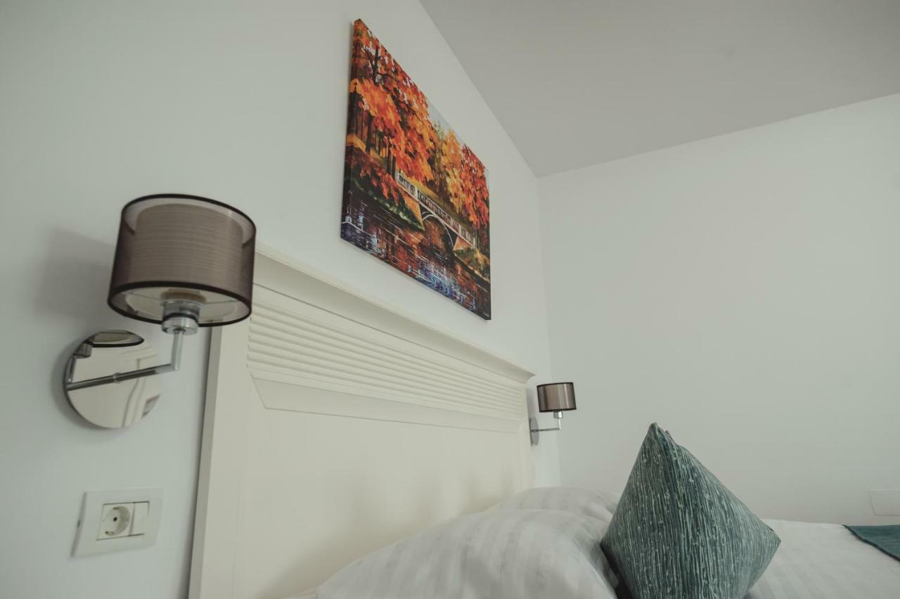Boutique Hotel Casa Medievala คูร์ตา เด อาร์เจช ภายนอก รูปภาพ