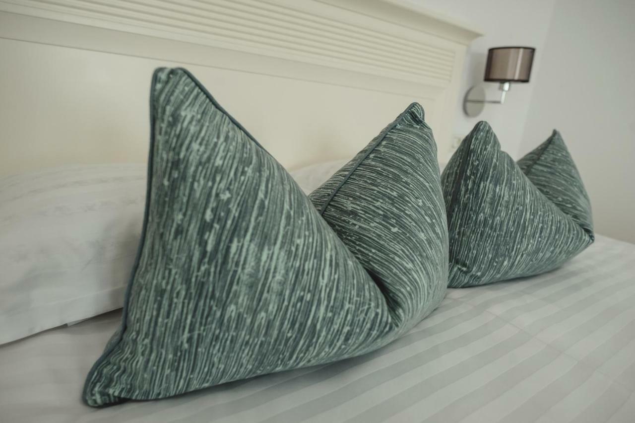 Boutique Hotel Casa Medievala คูร์ตา เด อาร์เจช ภายนอก รูปภาพ